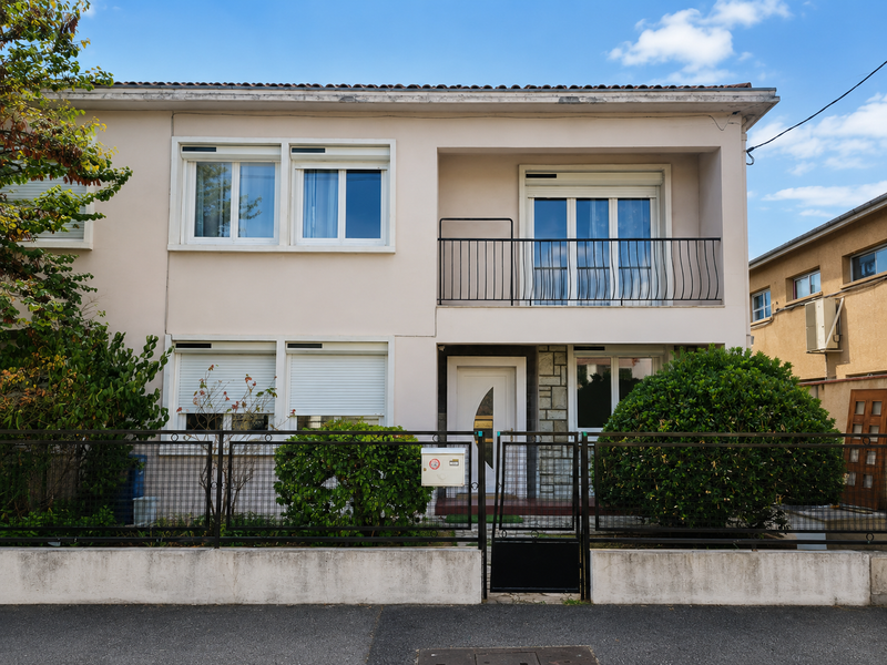 Remplacement de 17 menuiseries PVC avec volets roulants — Toulouse (31400) à Toulouse